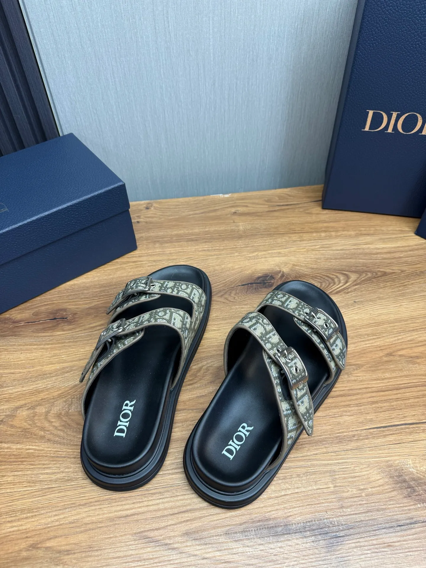 Men's shoes 💰300💰 Dior. Men's slippers 🩴Official website 1:1 production 38-45 yards 45 46 🉑️Customized original material shipped✅